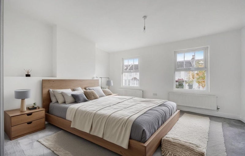 Room Woodville Road in Greater London