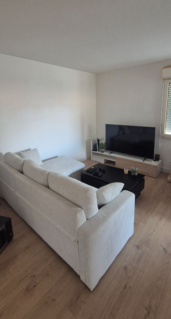 Flat Rue de Puyguiller in Saint-Germain-du-Salembre