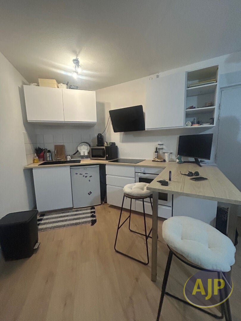 Flat Rue de Puyguiller in Saint-Germain-du-Salembre