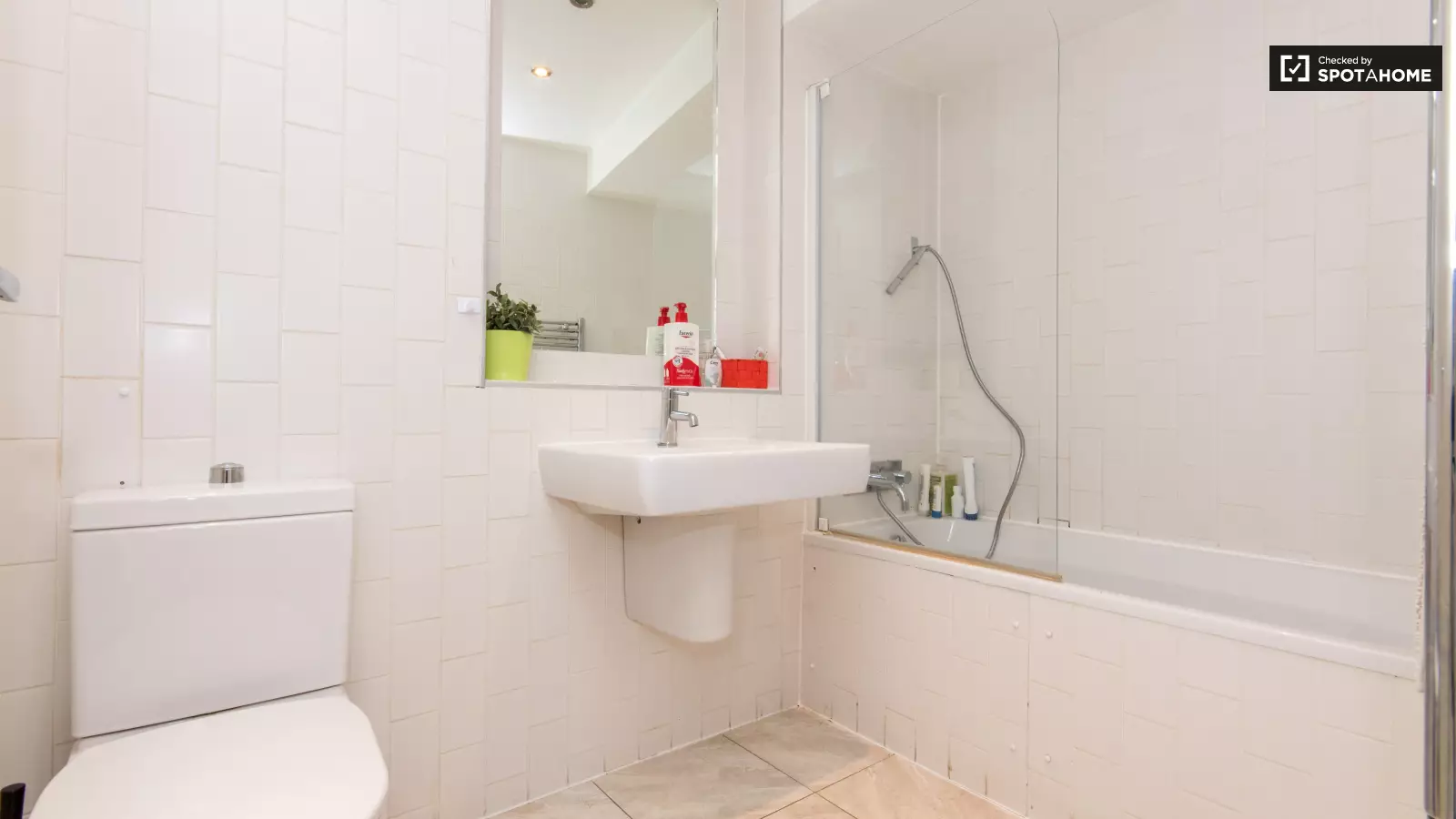 Room Copenhagen Place in Greater London