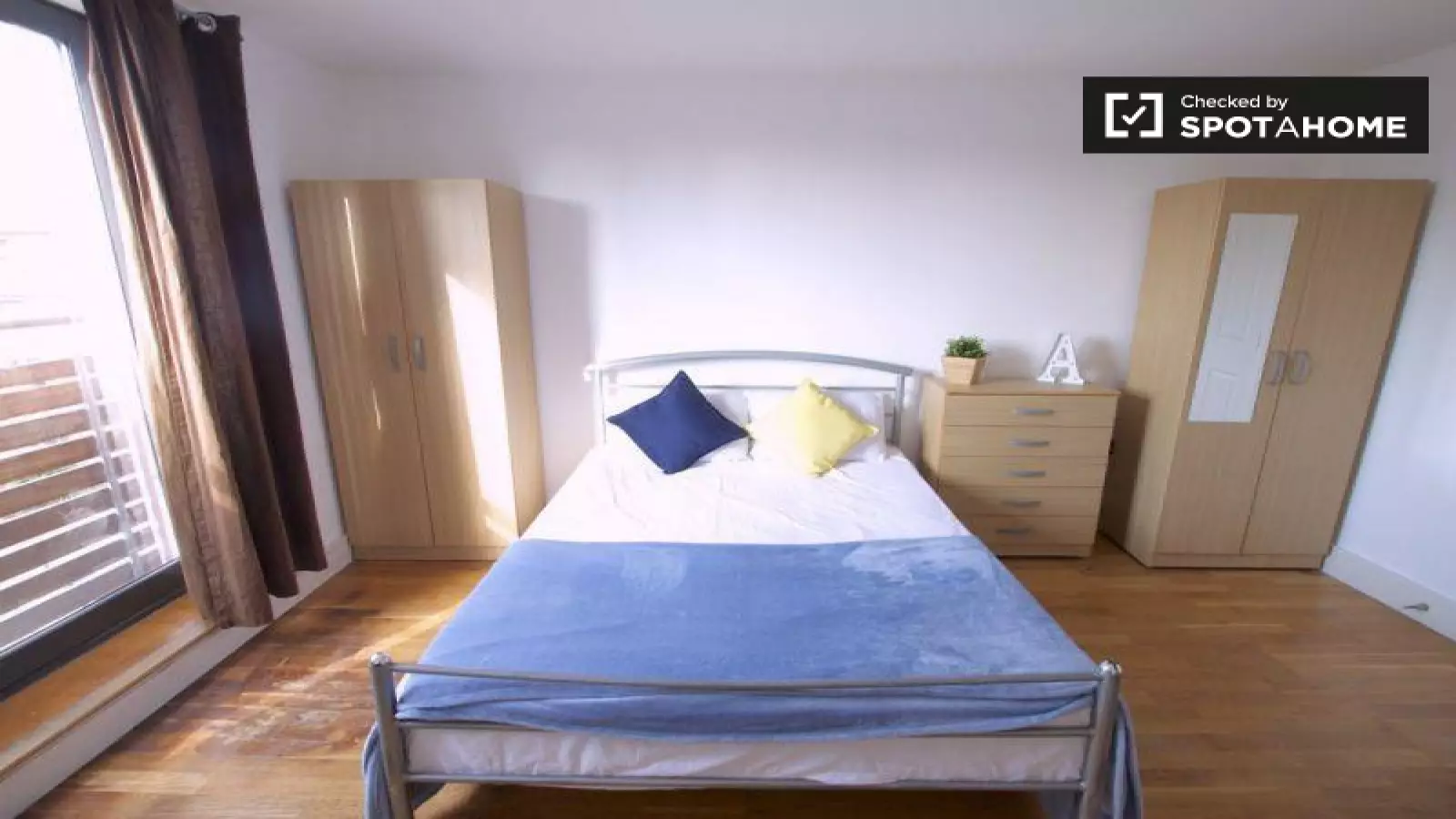 Room Copenhagen Place in Greater London