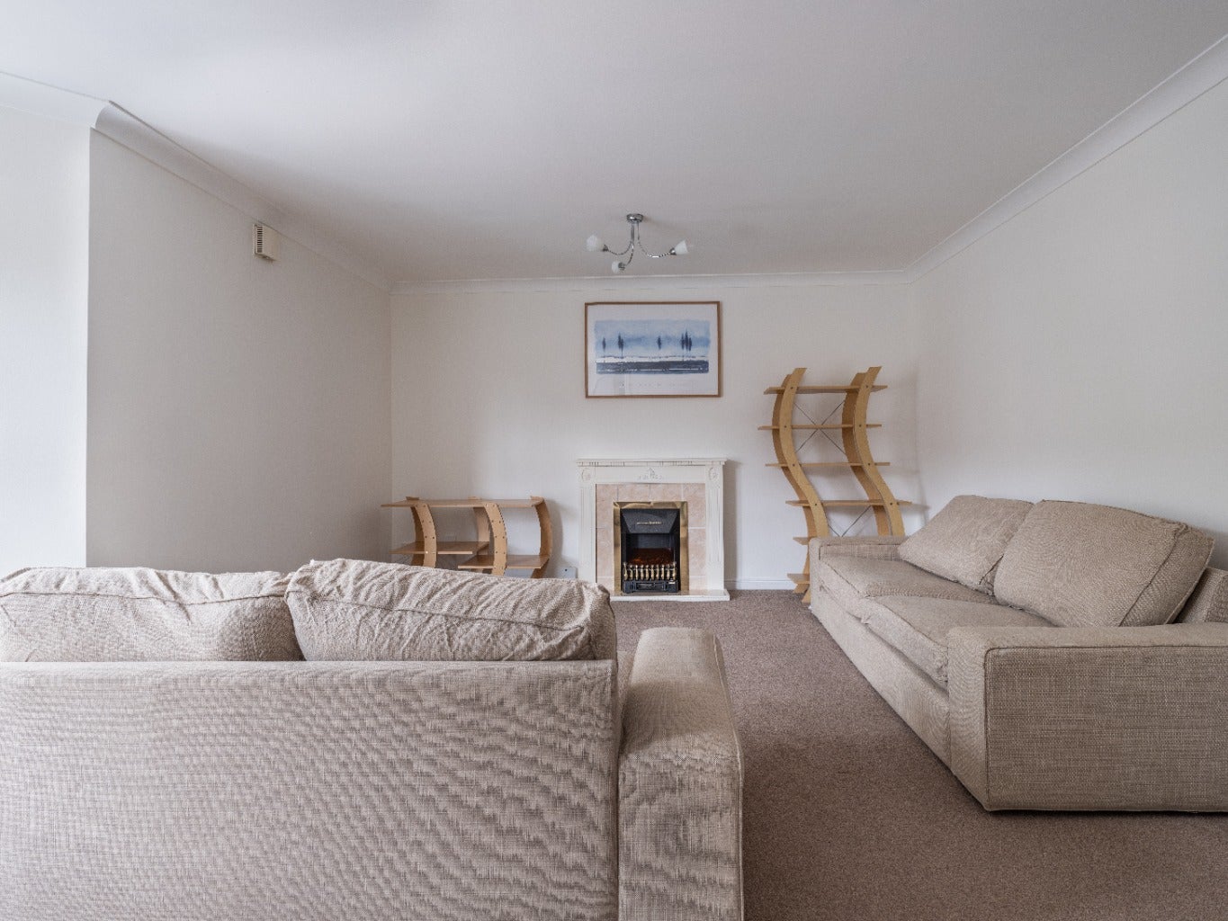 Flat Jesmond Road in Newcastle upon Tyne