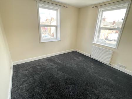 Flat Cross Street in Lincoln