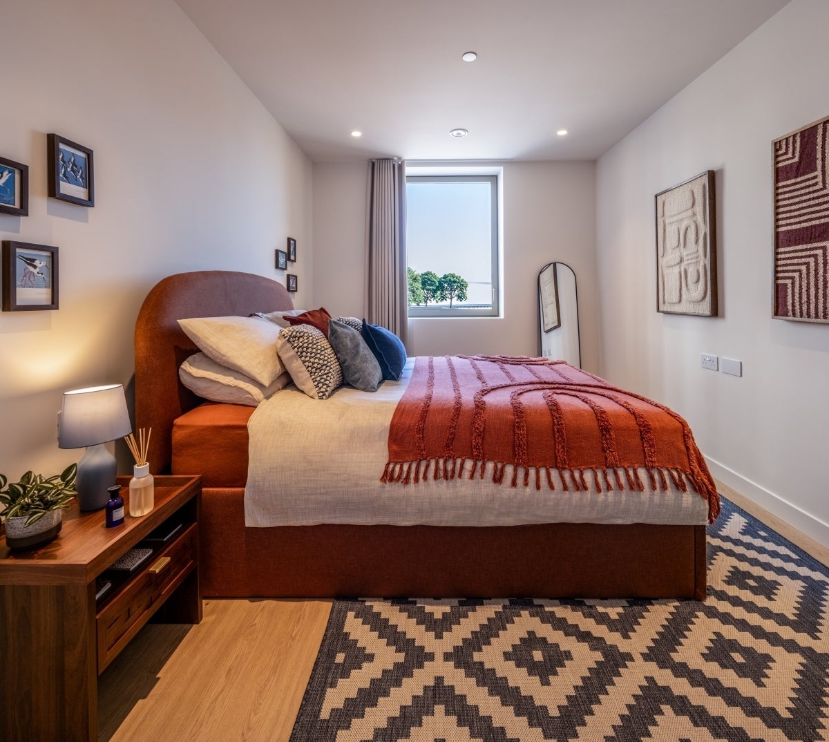 Flat Daneland Walk in Greater London