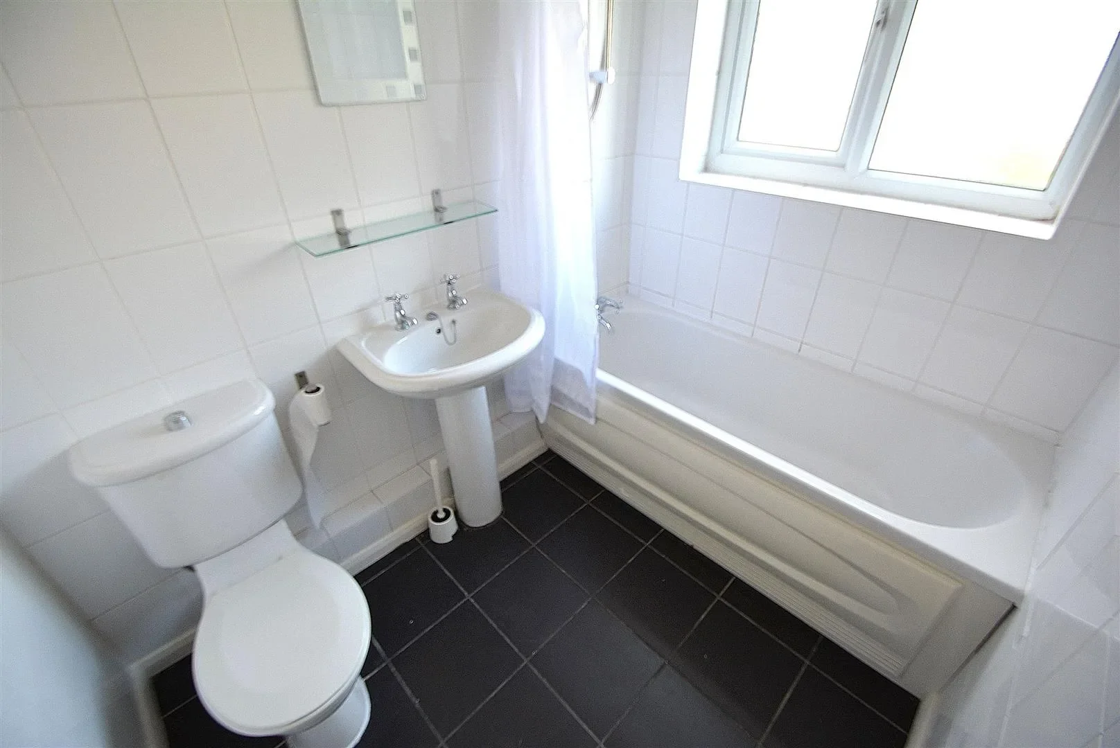 Flat Douglas Court in Broxtowe
