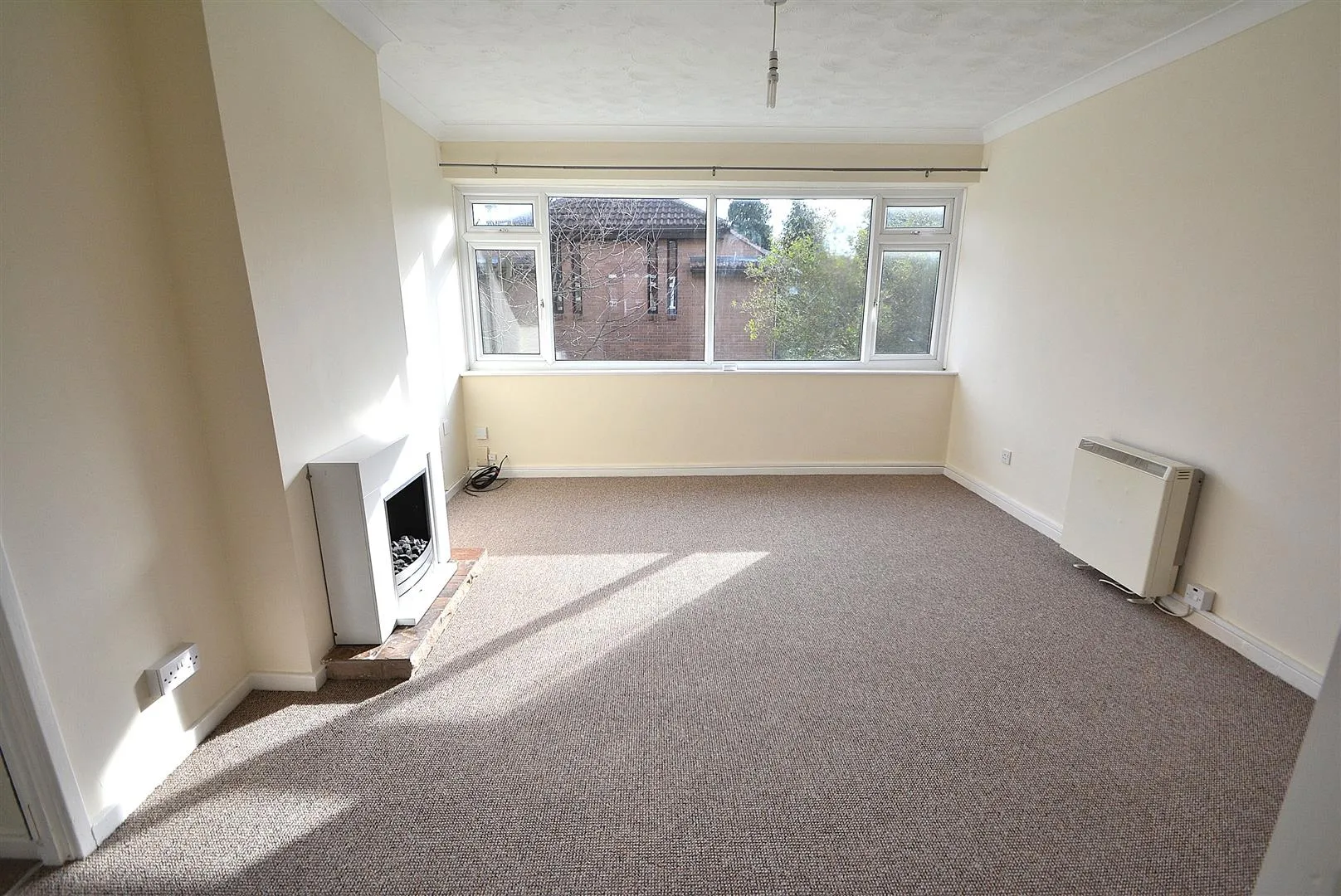 Flat Douglas Court in Broxtowe