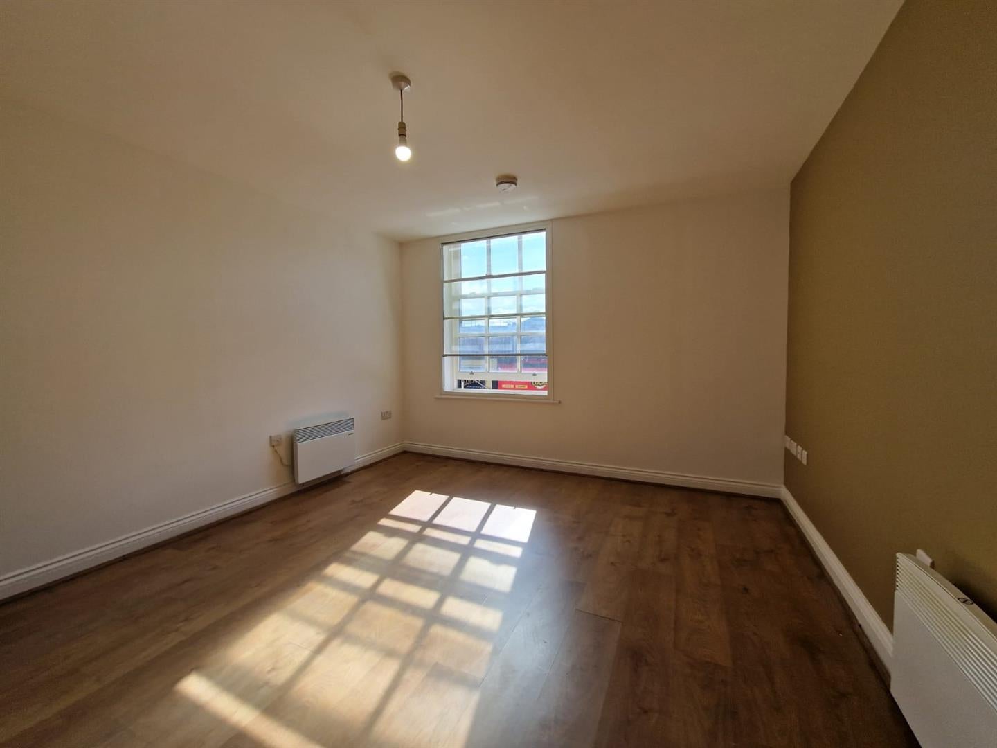 Flat Lord Street in Leigh