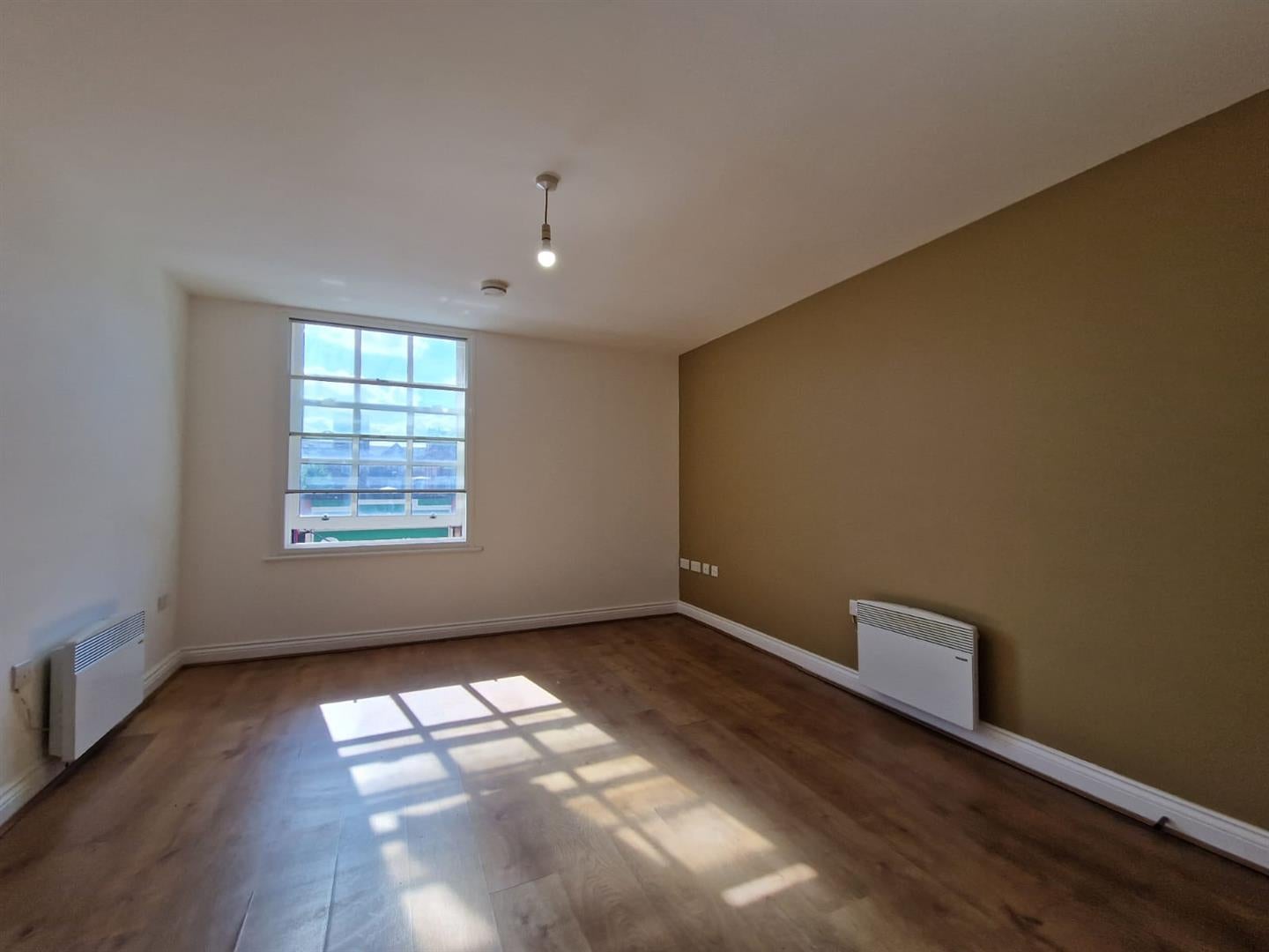 Flat Lord Street in Leigh