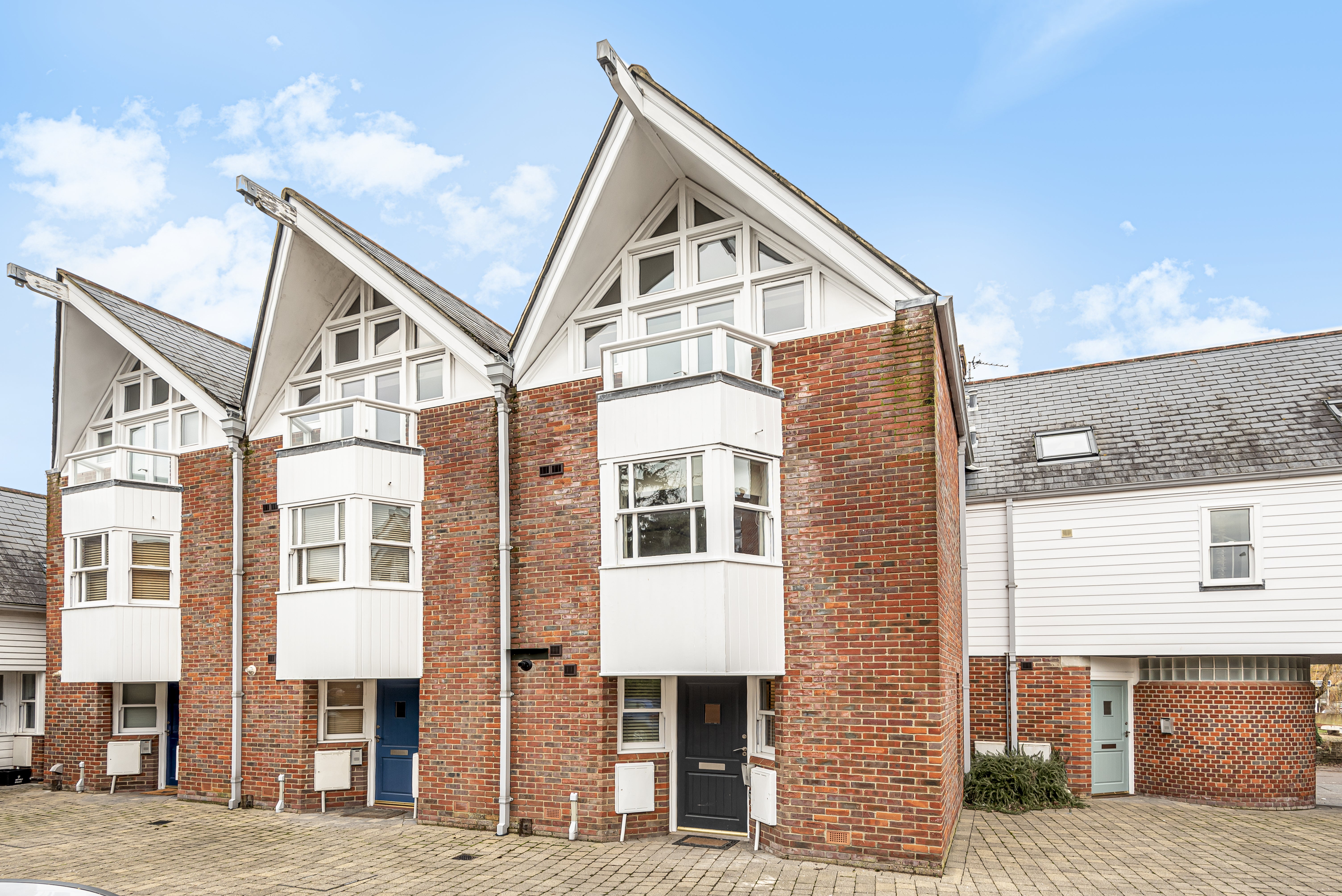 Flat Waterloo Road in New Forest