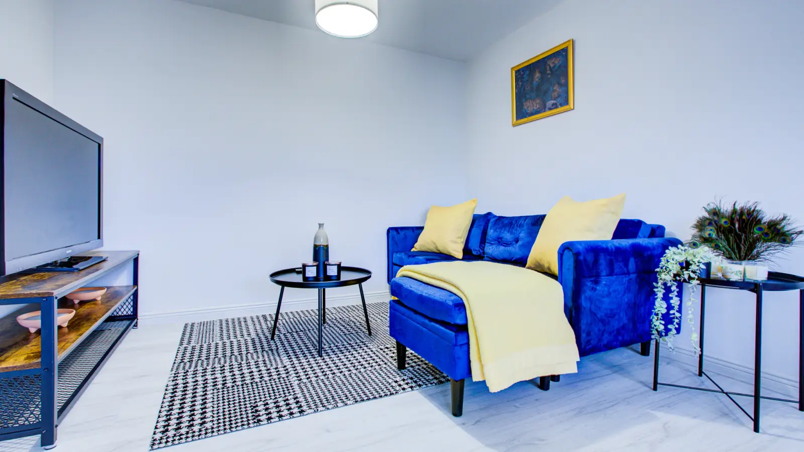 Flat Pettifer Way in High Wycombe