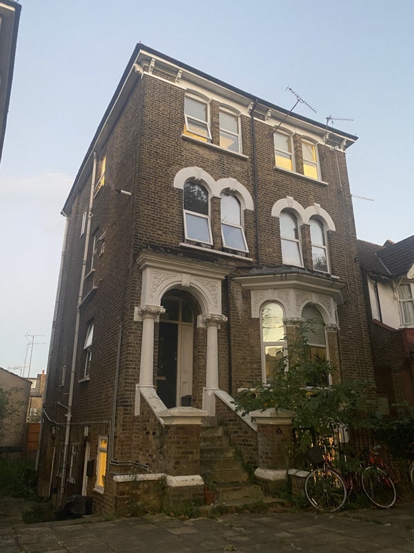 Room Ravensdale Road in Greater London
