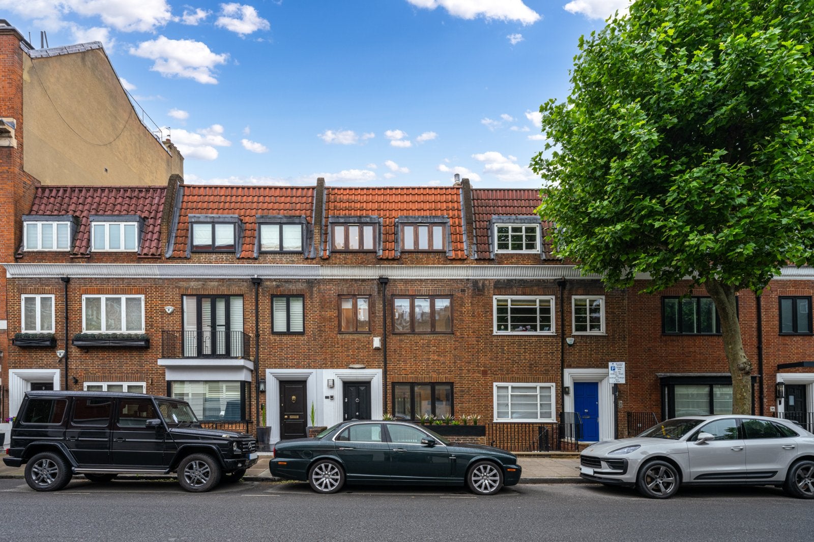 Flat Sloane Avenue in Greater London