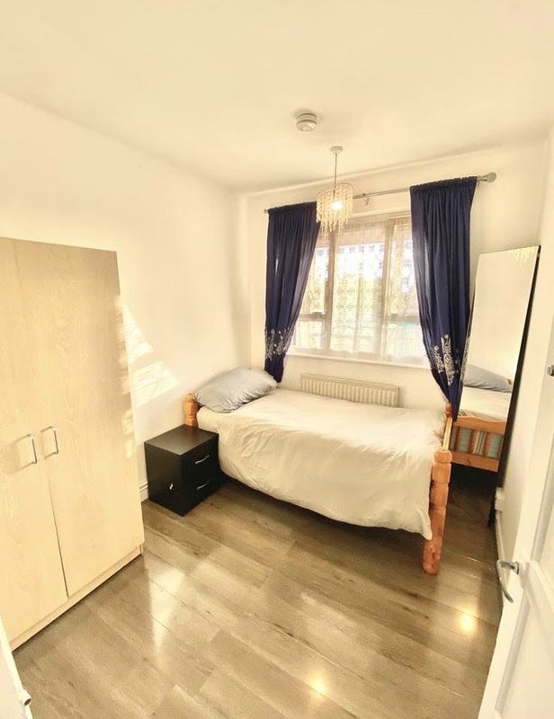 Room Penrose Grove in Greater London