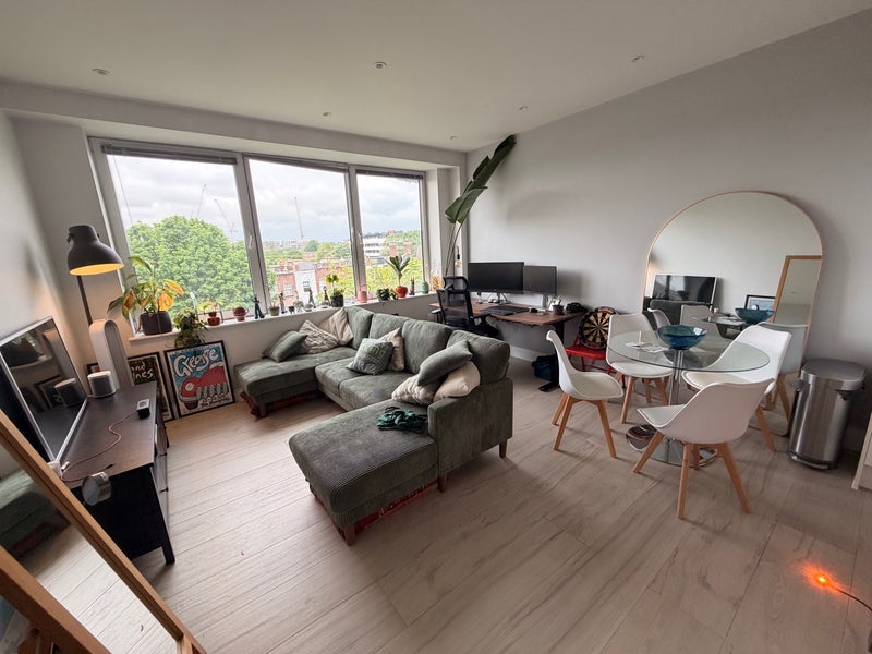 Flat Hertslet Road in Greater London