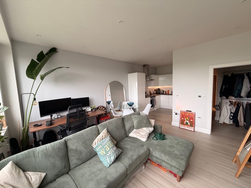 Flat Hertslet Road in Greater London