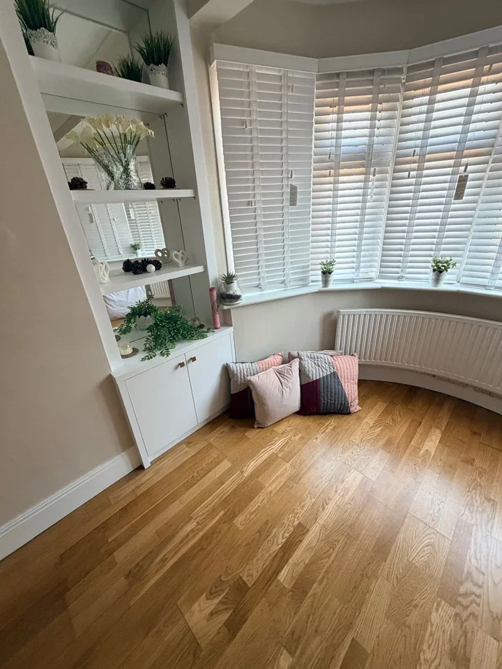 Room Capthorne Avenue in Greater London