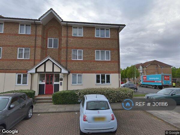 Flat Chandlers Drive in Greater London