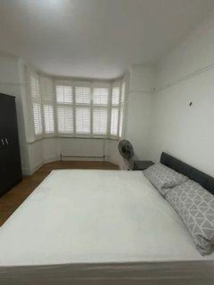 Room Strathyre Avenue in Greater London