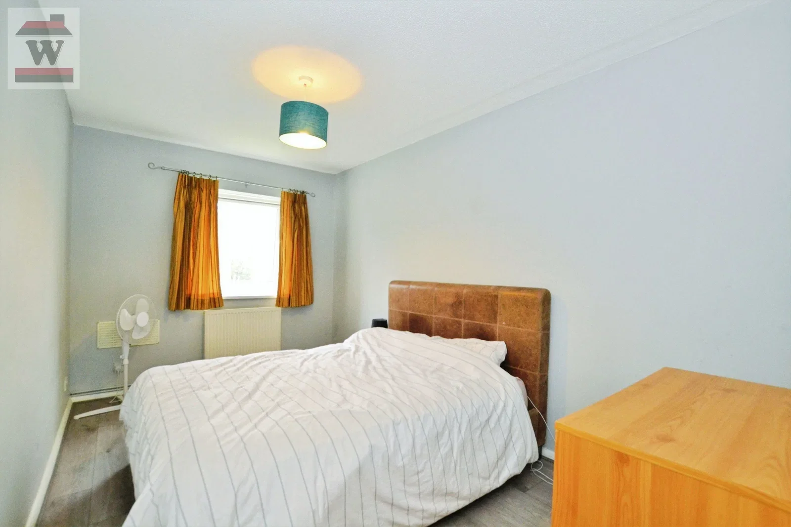 Flat Aplin Way in Greater London