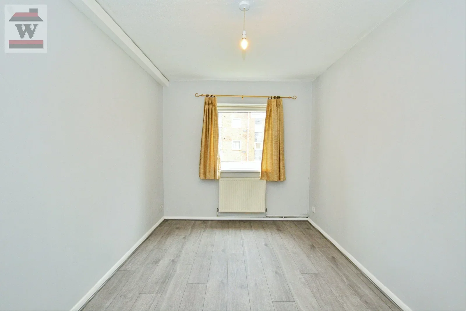Flat Aplin Way in Greater London