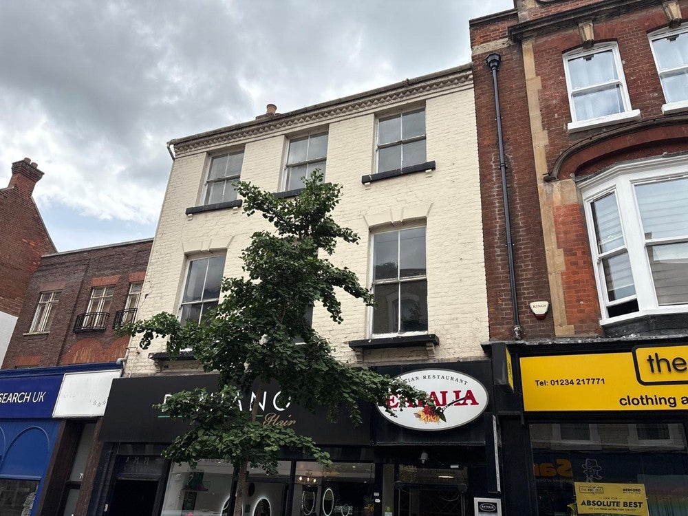 Flat High Street in Bedford