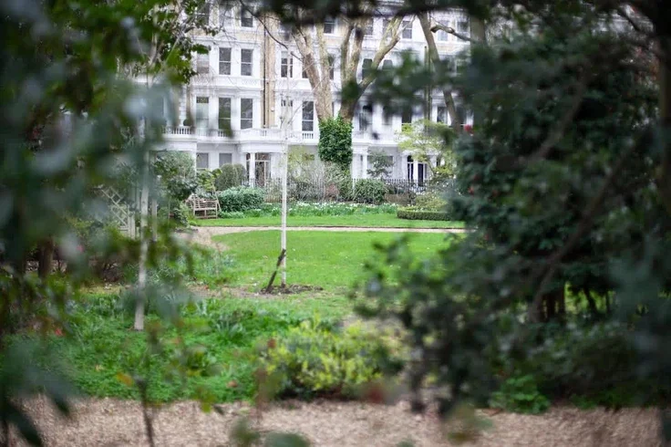 Flat Courtfield Gardens in Greater London