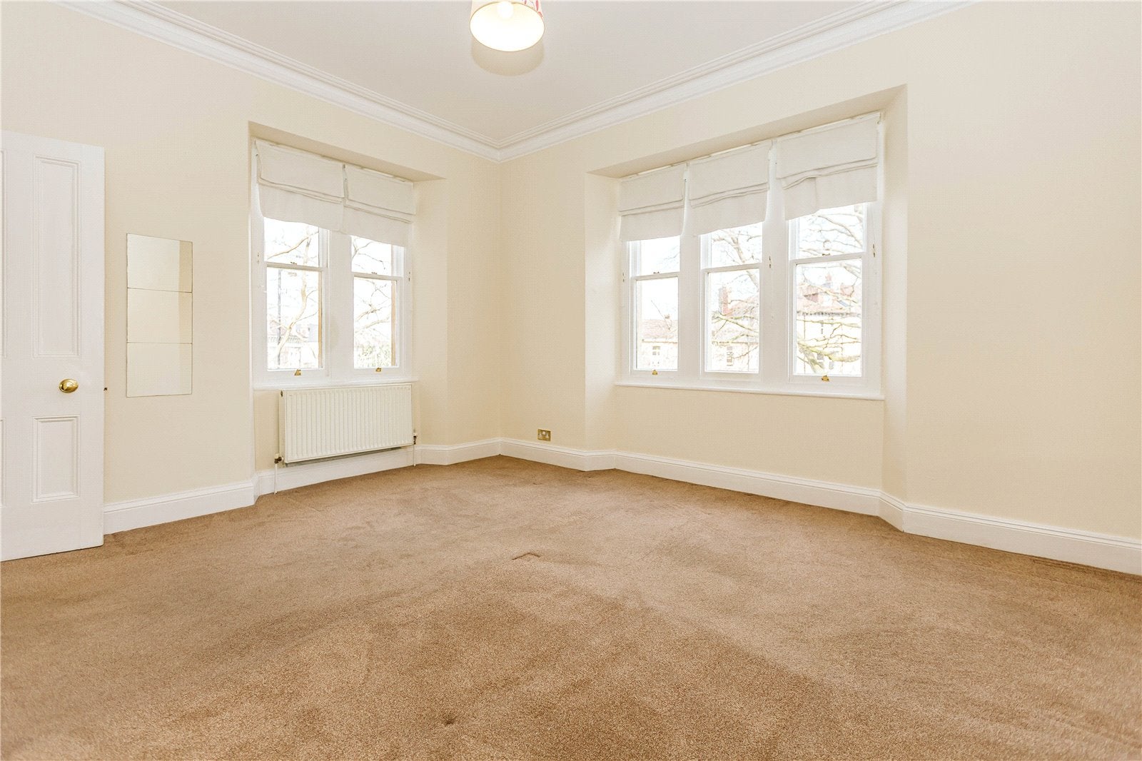 Flat Warwick Road in Bristol