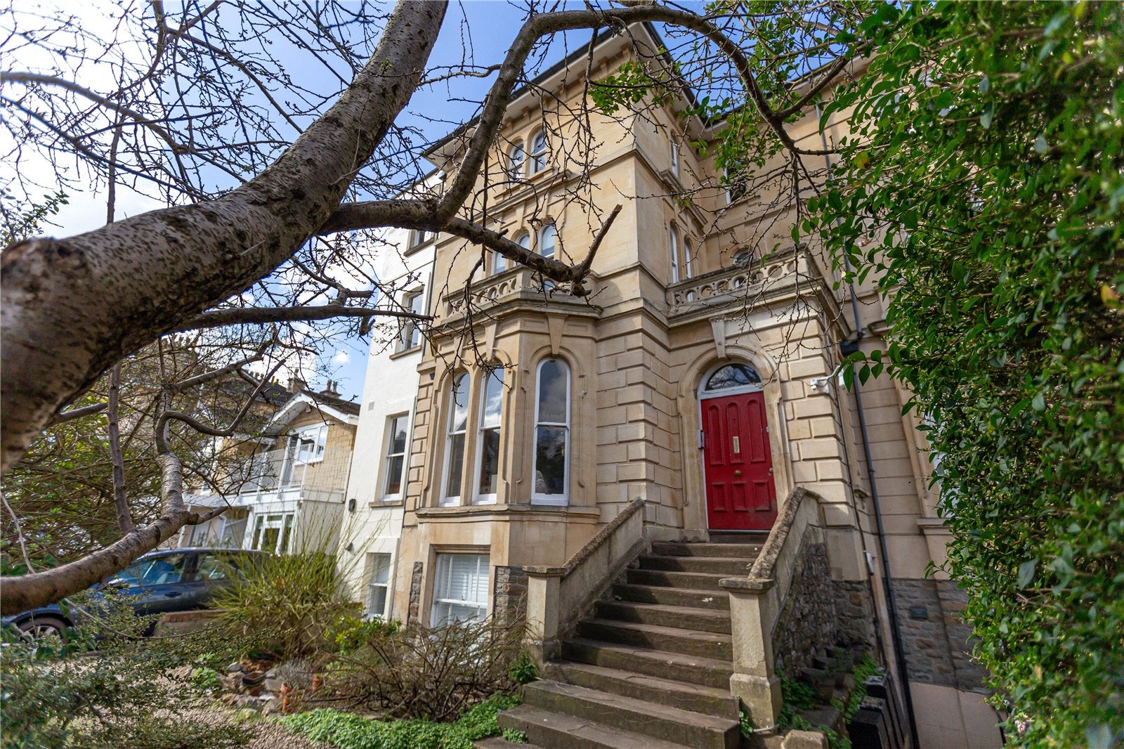 Flat Warwick Road in Bristol