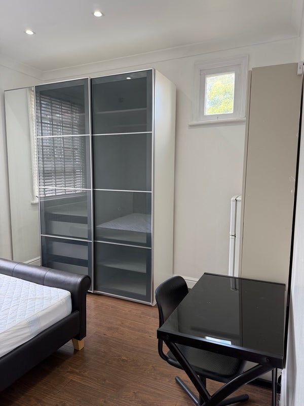 Room Disraeli Road in Greater London