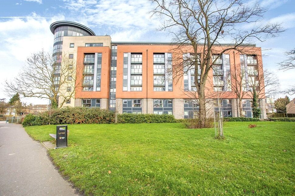 Flat St Albans Road in Watford
