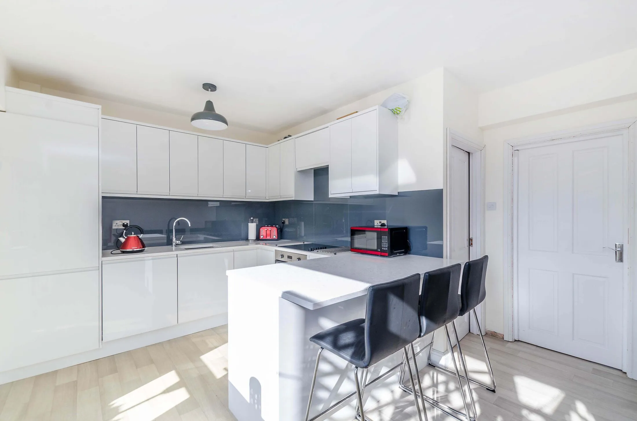 Flat Finchley Road in Greater London