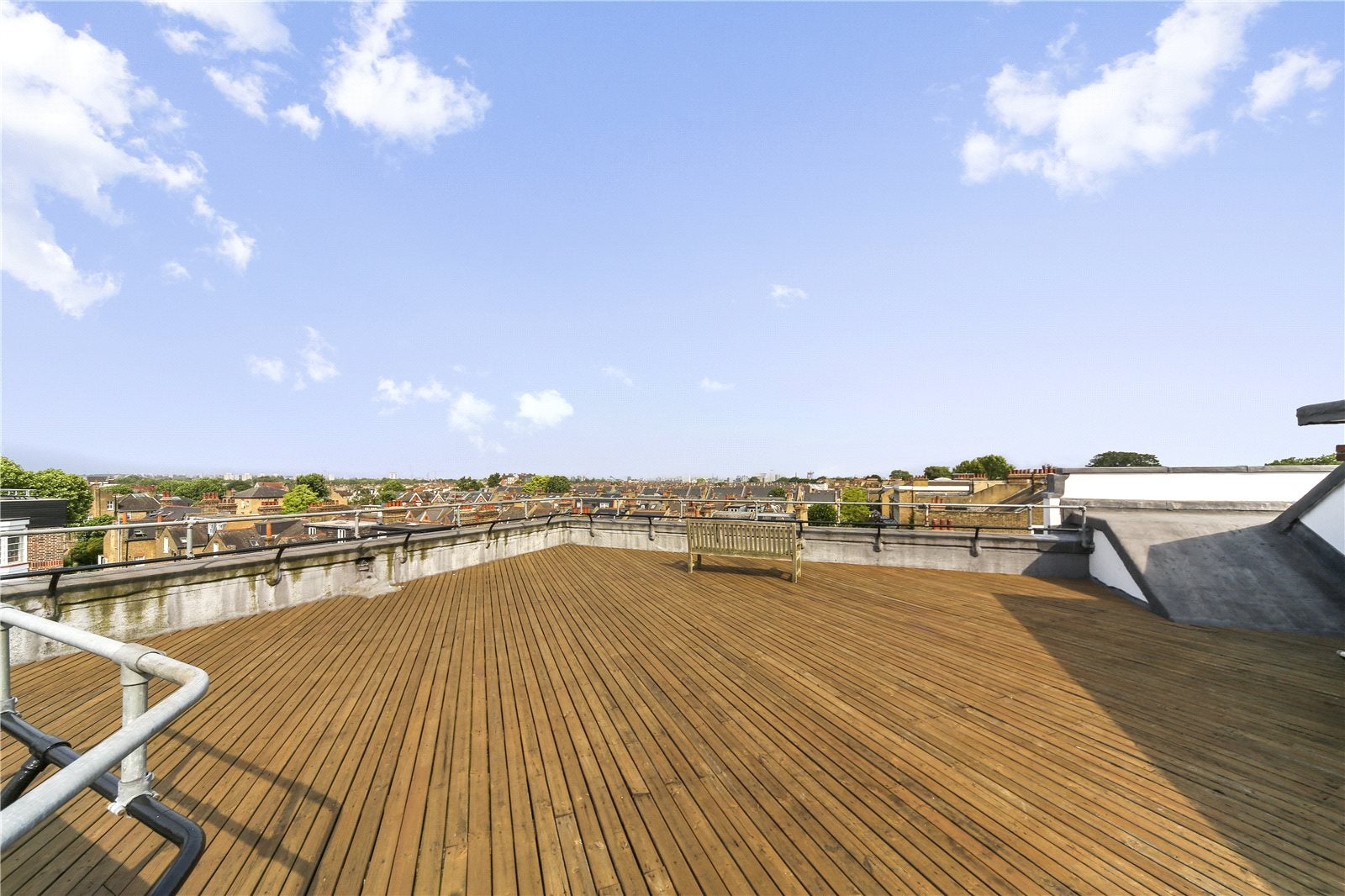 Flat Nightingale Lane in Greater London