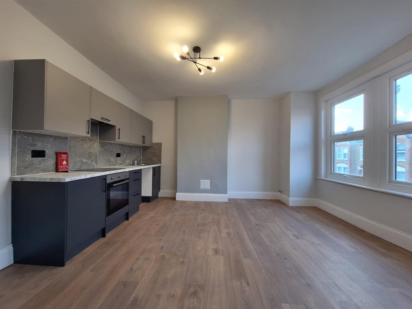 Flat Werndee Road in Greater London