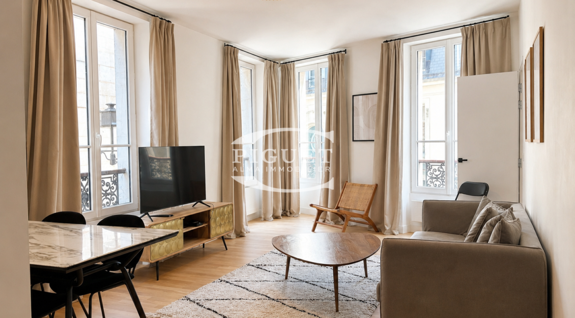 Flat Rue du Faubourg Saint-Honoré in Paris