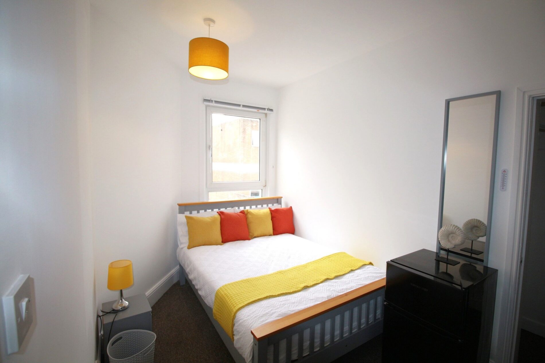 Room Carholme Road in Lincoln