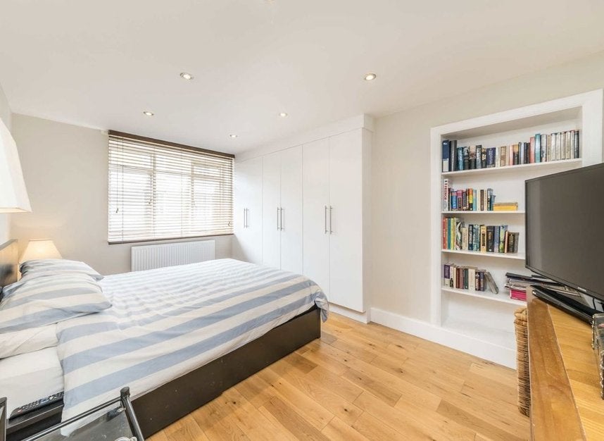 Flat Limerston Street in Greater London