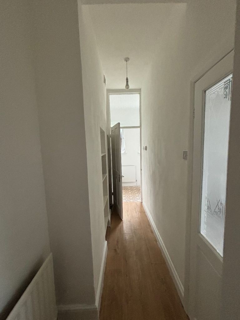 Flat Murray Road in Greater London