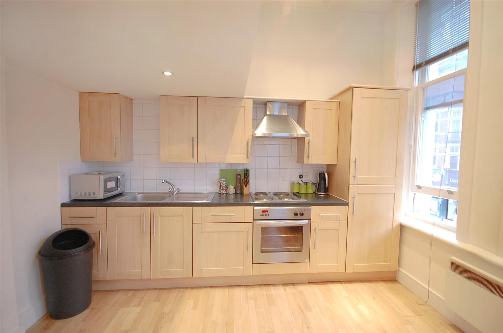 Flat Castletown Road in Greater London