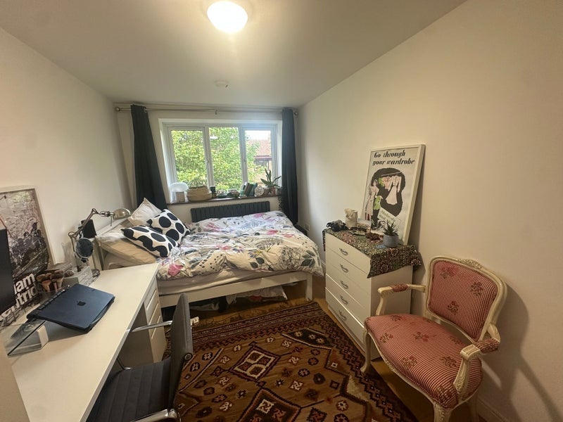 Room Purcell Street in Greater London
