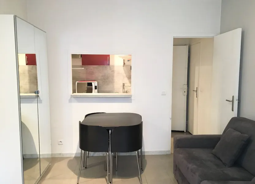 Flat Boulevard Carabacel in Nice