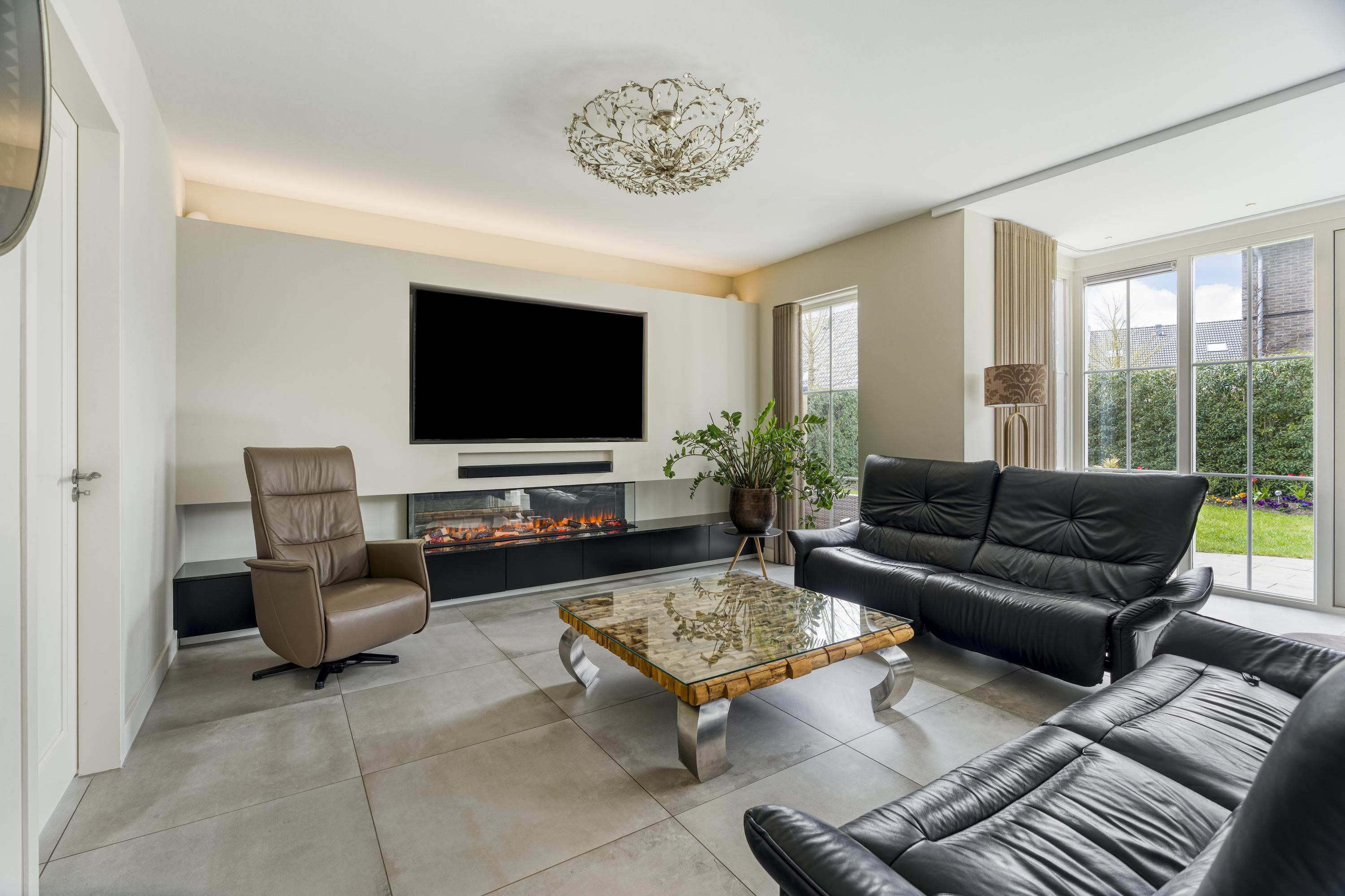 Vrijstaande woning te koop: Kamerlingh Onnesstraat 39, Almere
