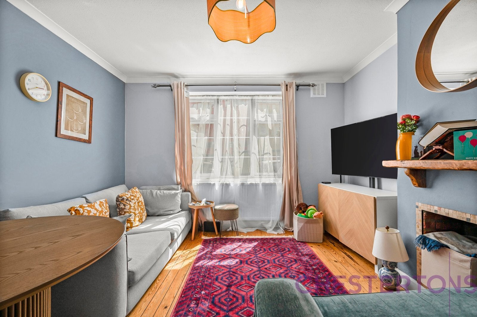 Flat Harvey Gardens in Greater London