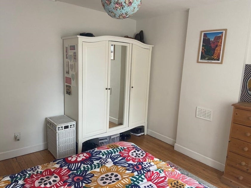 Flat Harvey Gardens in Greater London