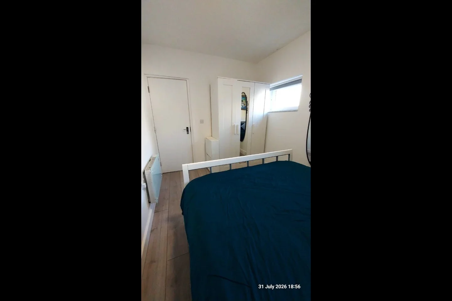 Flat Edgwarebury Gardens in Greater London