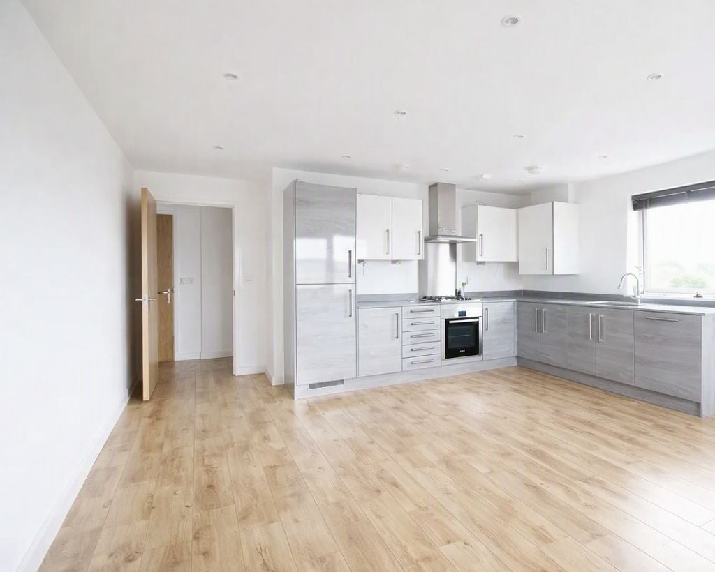 Flat Snowdrop Mews in Greater London