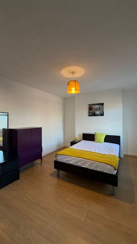 Room Rotherhithe New Road in Greater London