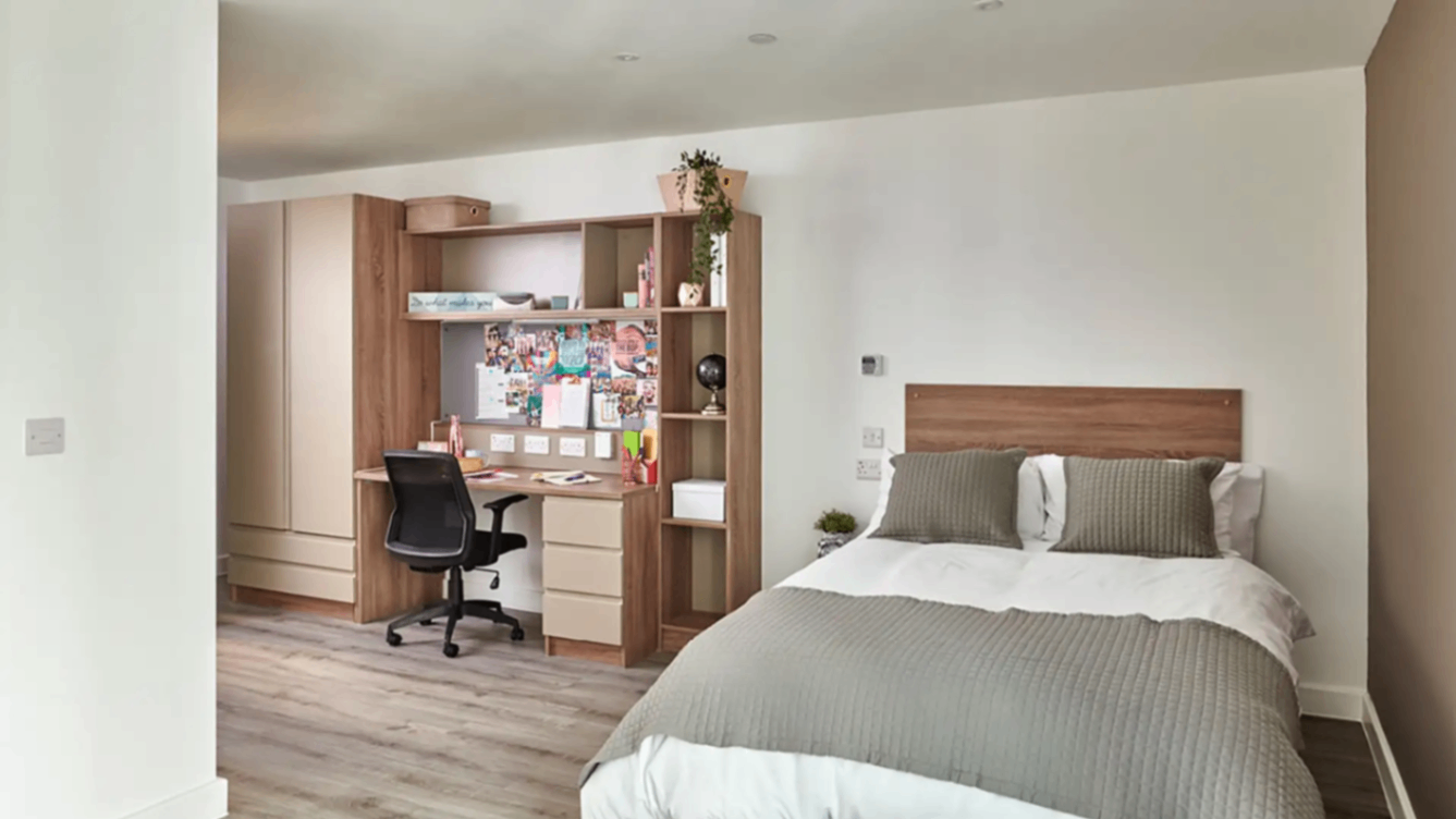 Room Howard Gardens in Cardiff