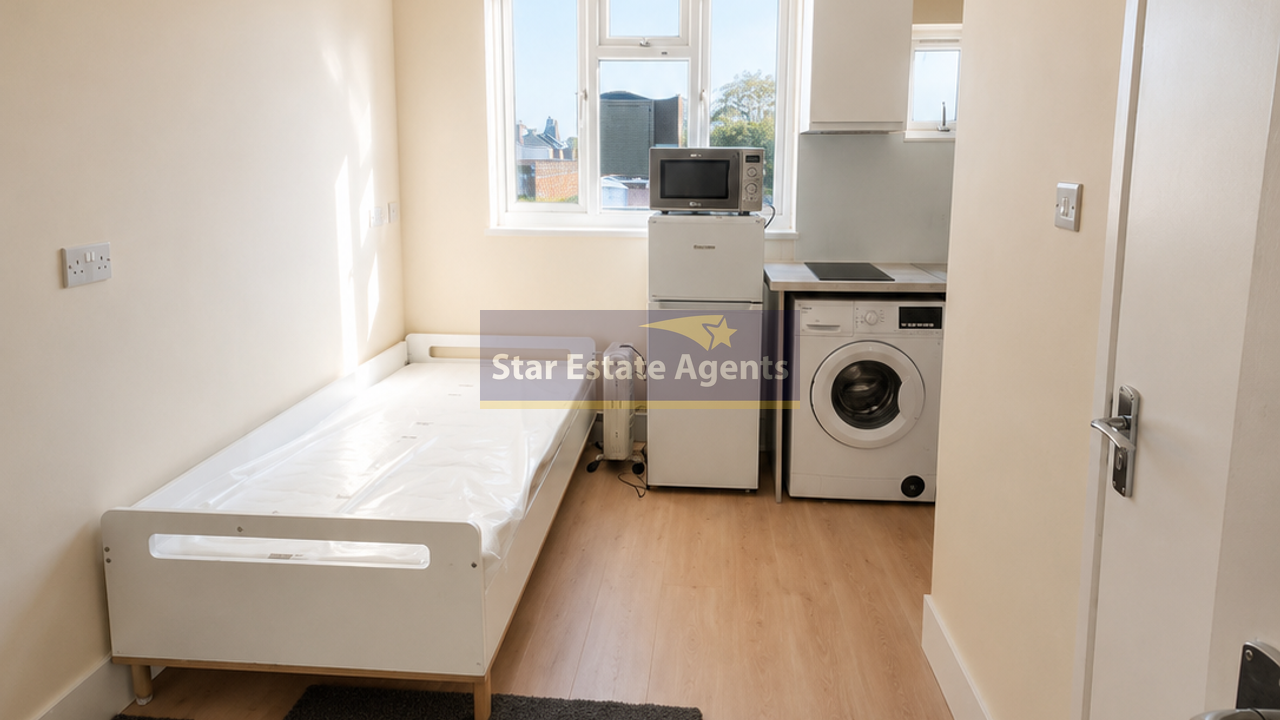 Room The Broadway in Greater London