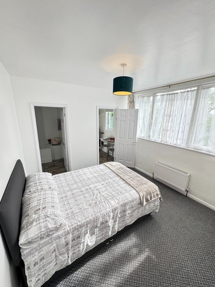 Room Madeira Avenue in Greater London