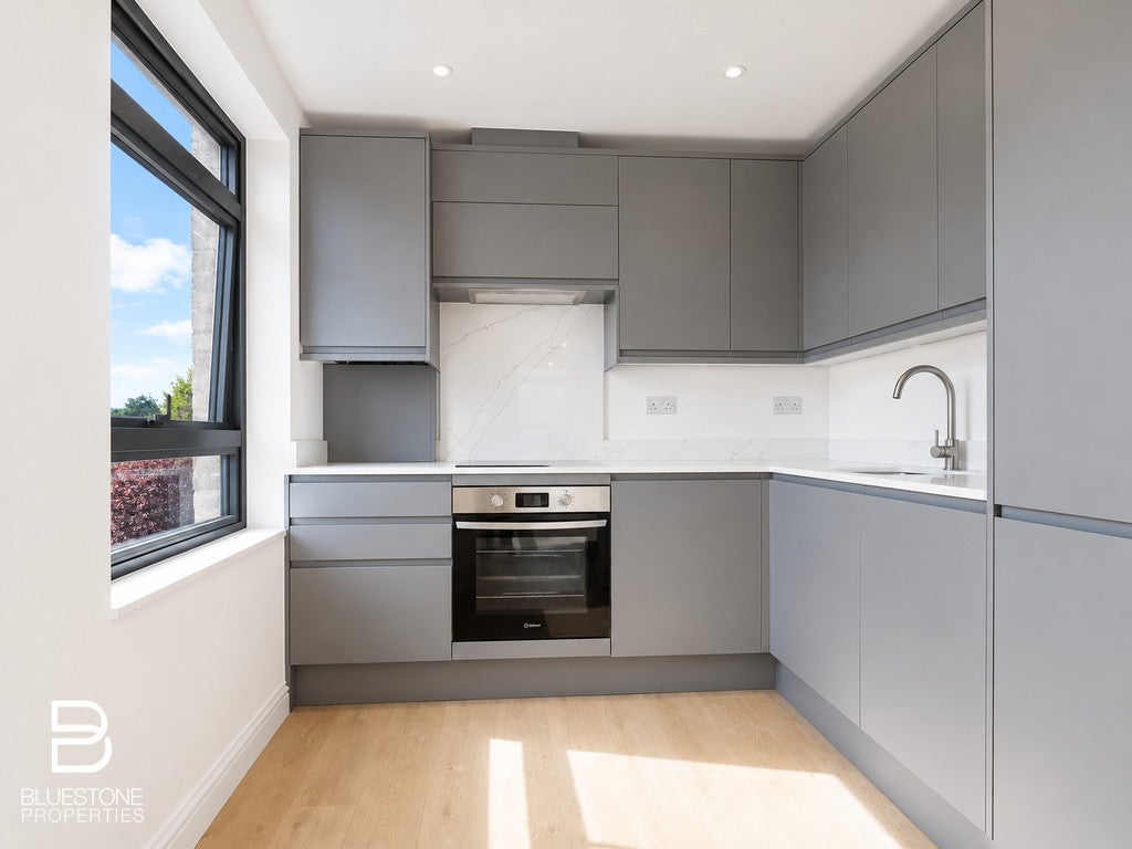 Flat Ewart Road in Greater London